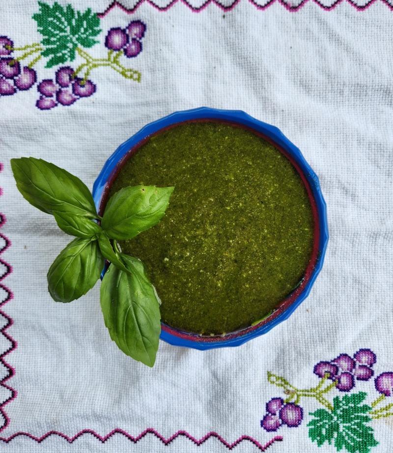 Italian-Style Pesto (Traditional)